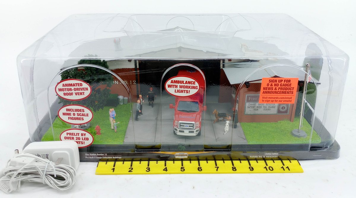 MENARDS GOLD LINE O GAUGE FIRE STATION NO 12 PRE-BUILT BUILDING W/ AMBULANCE, OB  INV 263390015