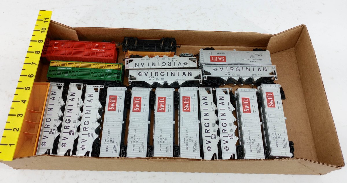 ASSORTED HO SCALE VIRGINIAN HOPPERS & SWIFT REEFERS W/ STOCK CARS  INV 263390111