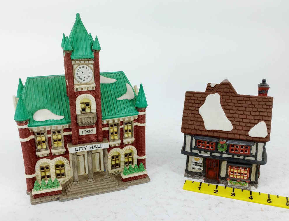 2 HERITAGE VILLAGE DICKENS' VILLAGE CERAMIC LIGHTED BUILDINGS CITY HALL & TUTBURY PRINTER 2 OB  INV 263390123