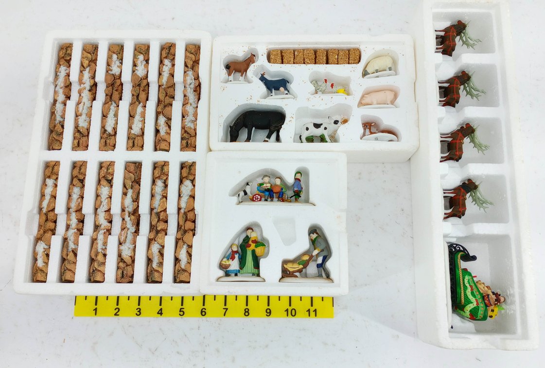 4 PORCELAIN CHRISTMAS VILLAGE ACCESSORY SETS STONE WALLS FARM ANIMALS FIGURES & SLEIGH WITH REINDEER 4 OB  INV 263390127