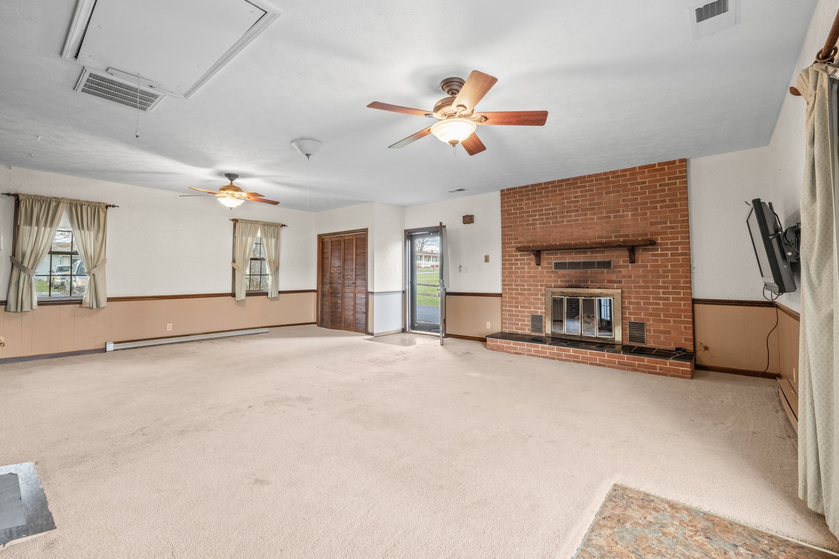 Image for Stuarts Draft Real Estate Auction