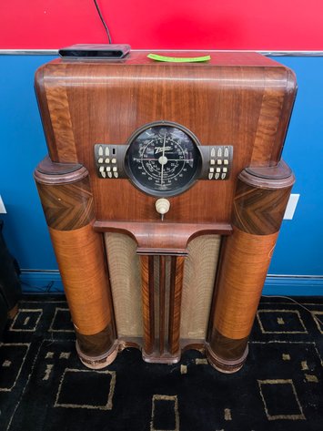 Image for Zenith Console Radio.