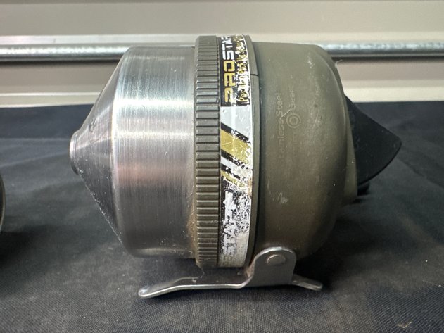 Image for 2 Fishing Reels