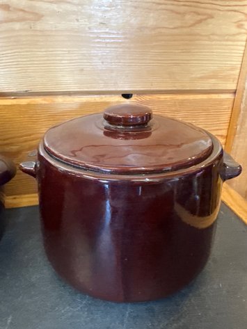 Image for 2 crocks w/lids