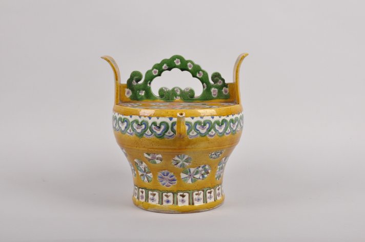 Chinese Sancai Water Pot