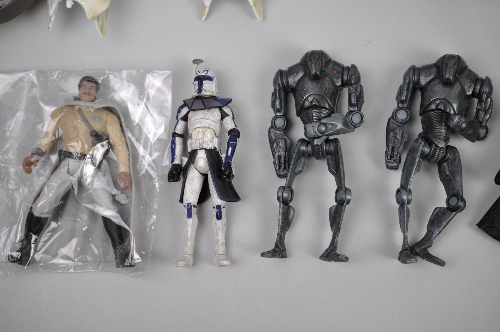 Star Wars: Land Speeders, Droids, & Figures