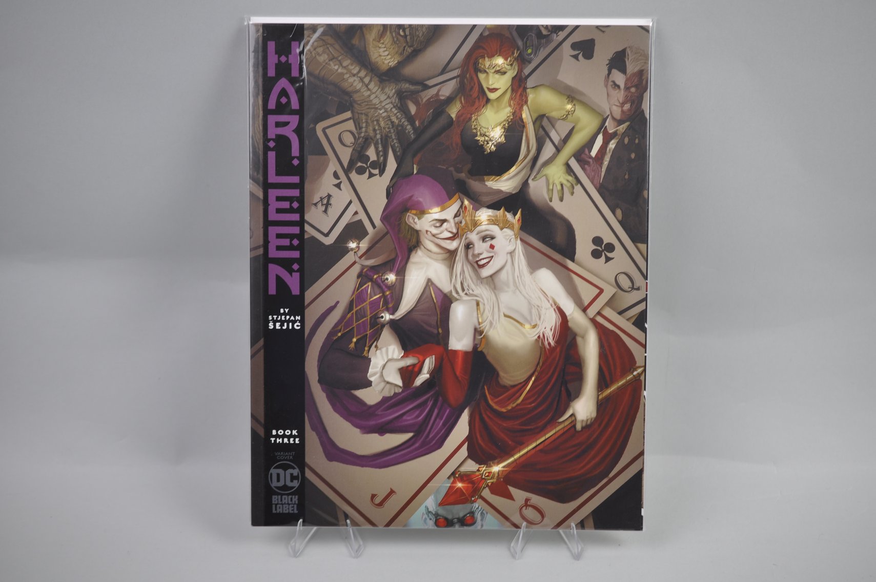 Harleen, The Question, & The Cult Comic Sets