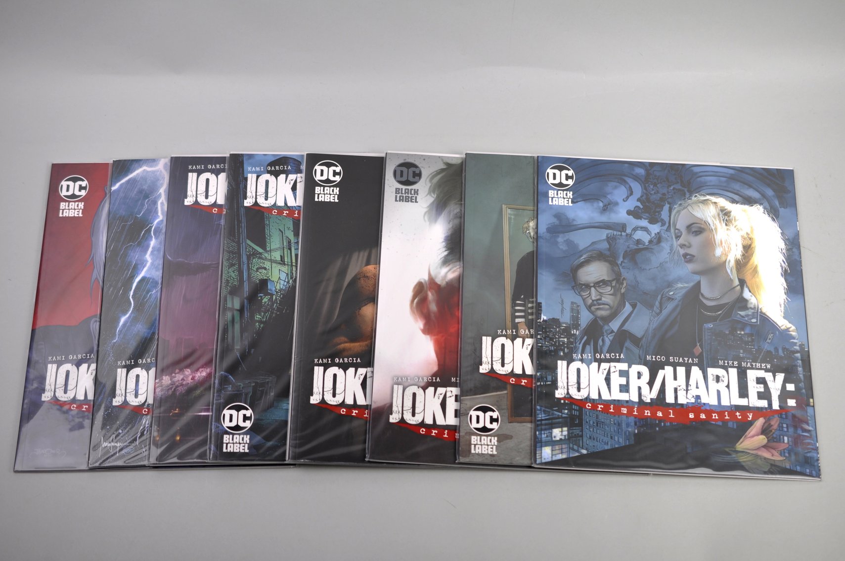 DC's Joker/Harley: Criminal Sanity Comic Set