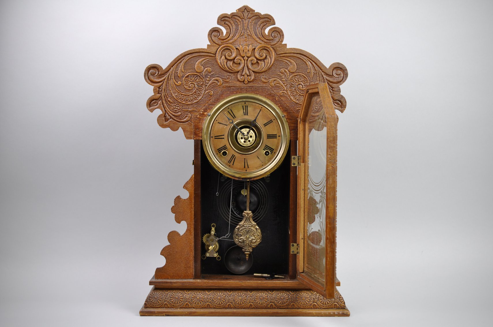 E. Ingraham Gingerbread Clock