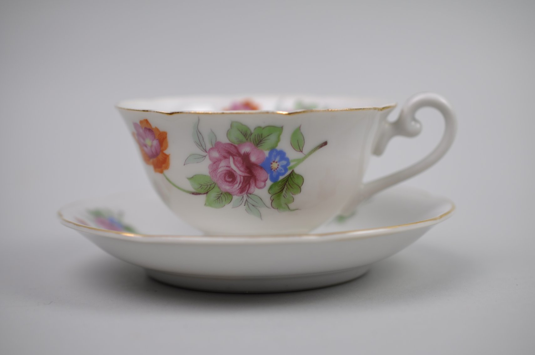 Teacups w/ Saucers Collection