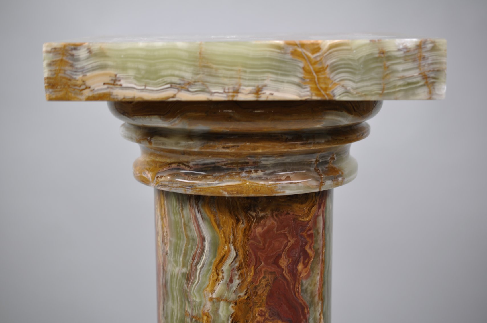 Banded Onyx Pedestal/Pillar