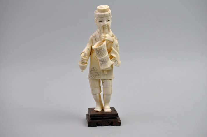 Okimono Japanese Carved Figure, Meiji Period