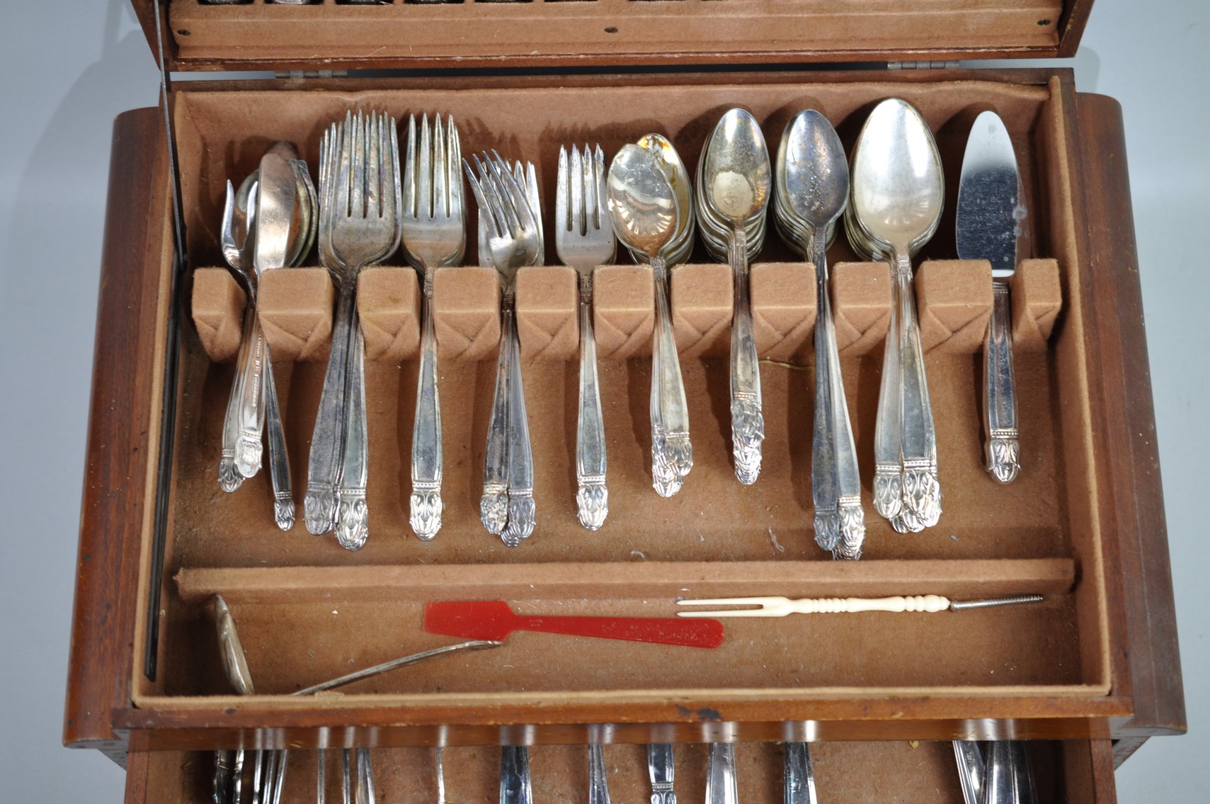 Holmes and Edwards Silverware Set w/ Case