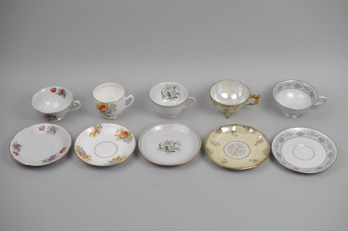Teacups w/ Saucers Collection