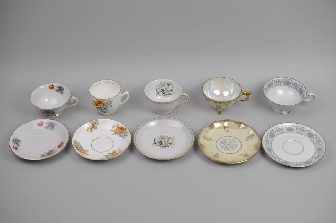 Teacups w/ Saucers Collection