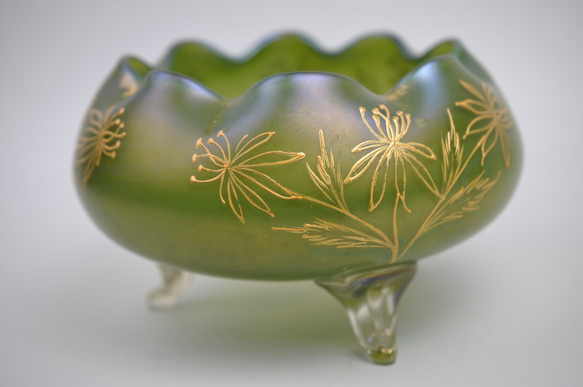 Loetz Style Green Iridescent Glass Rose Bowl