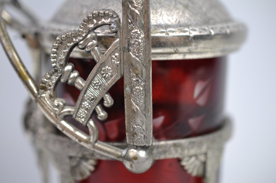 Pickle Castor Cranberry Glass with Utensil