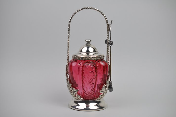 Pickle Castor Cranberry Glass + Utensil