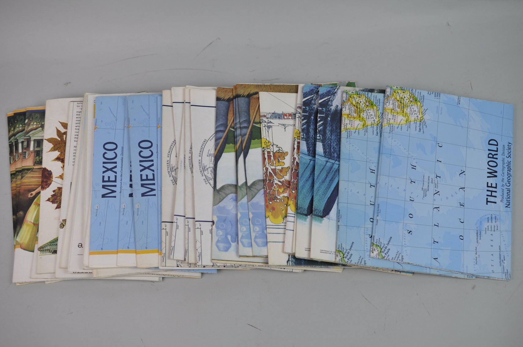 National Geographic Collection of 100 Maps & Atlas Books