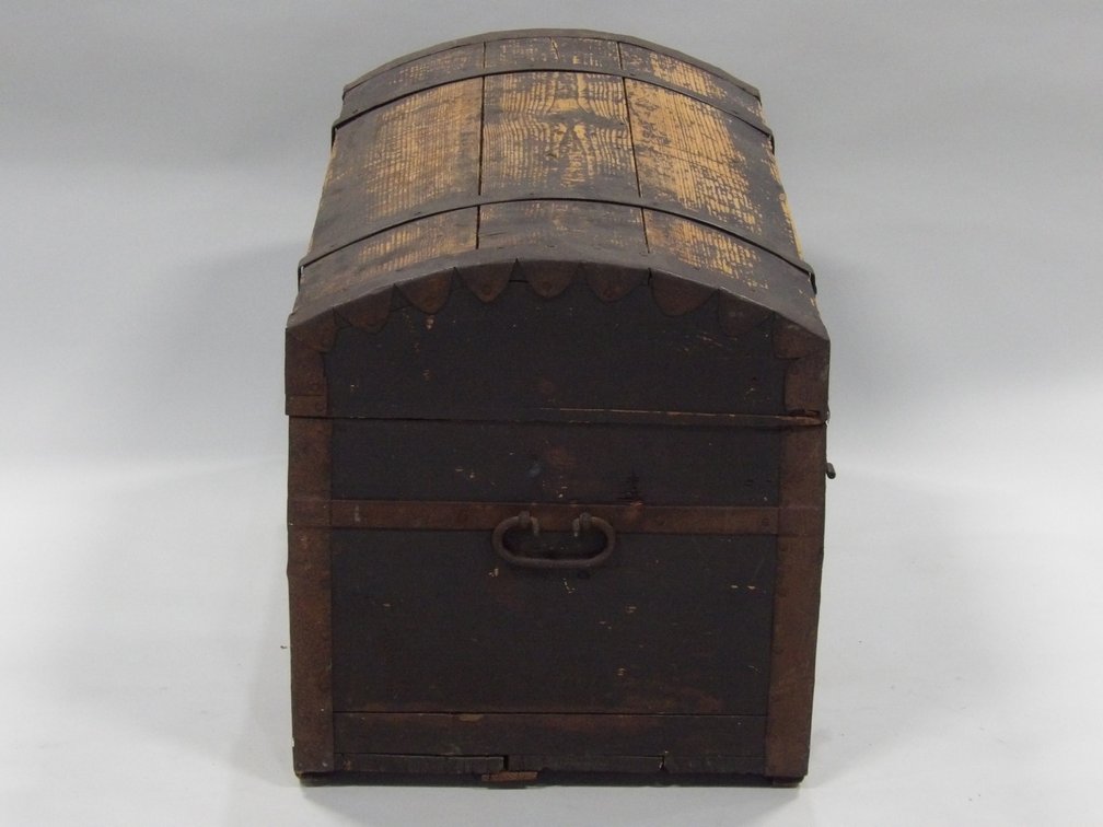 Steamer Trunk w/ Dome Top