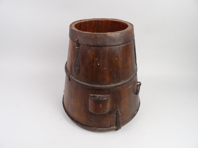 Primitive Grain Measure / Rice Bucket