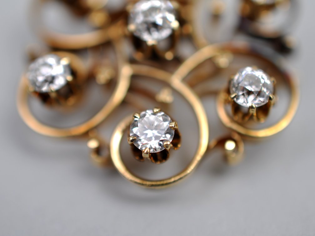 Diamond and Gold Pin/Pendant