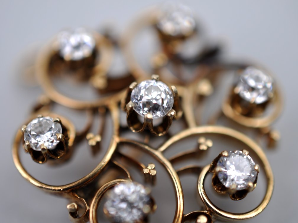 Diamond and Gold Pin/Pendant
