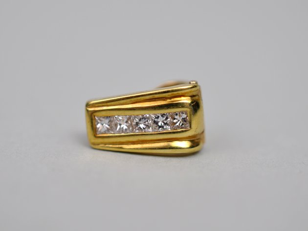 18K Gold Diamond Pendant