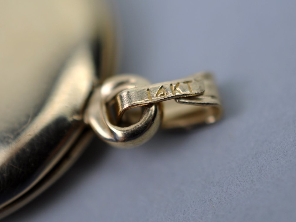 14K Gold Locket Oval Engraved