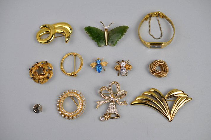 Brooch/Pins Seiko