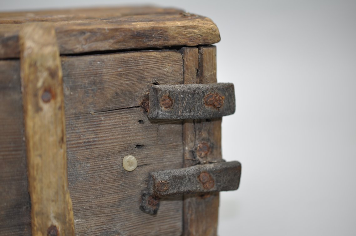 Primitive Cricket Box