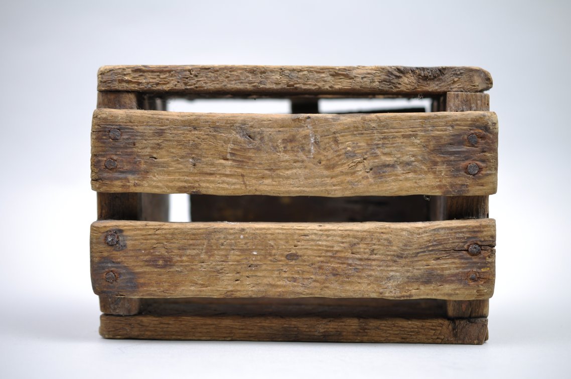 Primitive Cricket Box