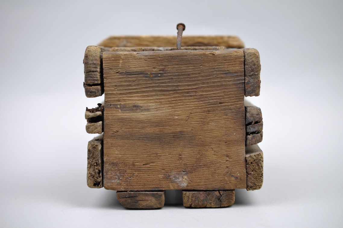 Primitive Cricket Box