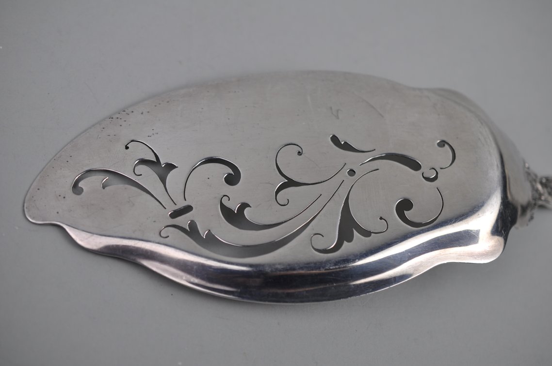 Reed & Barton Les Six Fleurs Pattern Sterling Silver Ice Cream Server
