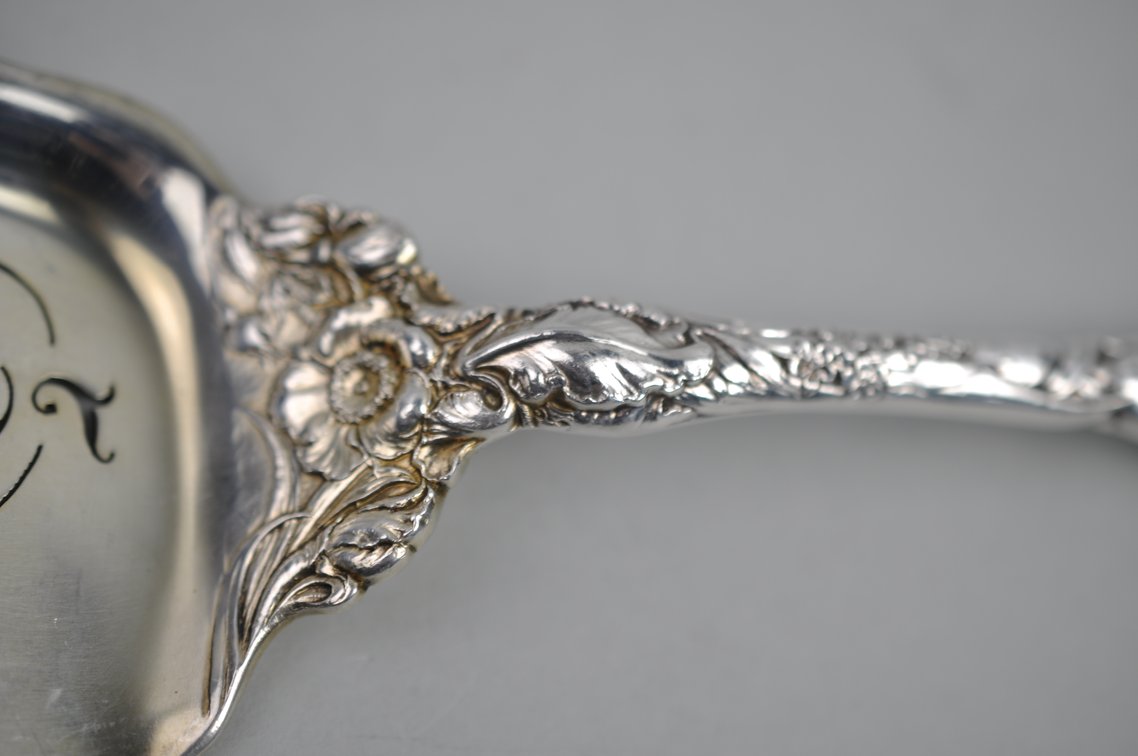 Reed & Barton Les Six Fleurs Pattern Sterling Silver Macaroni Server