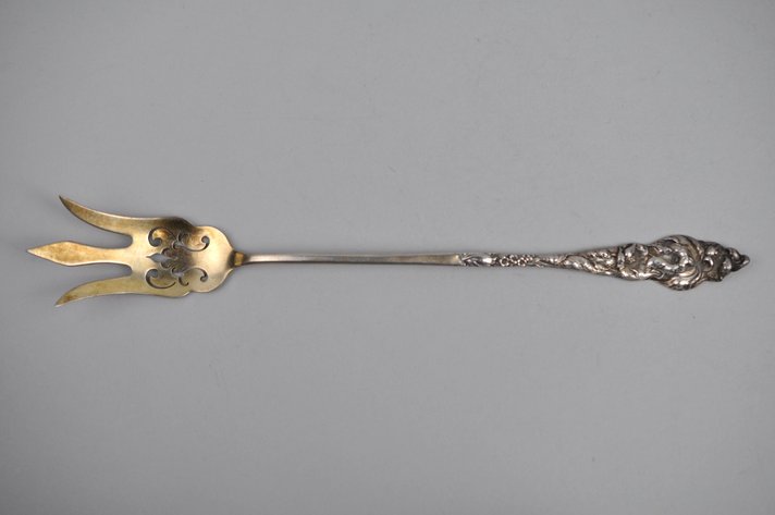 Reed & Barton Les Six Fleurs Sterling Serving Fork
