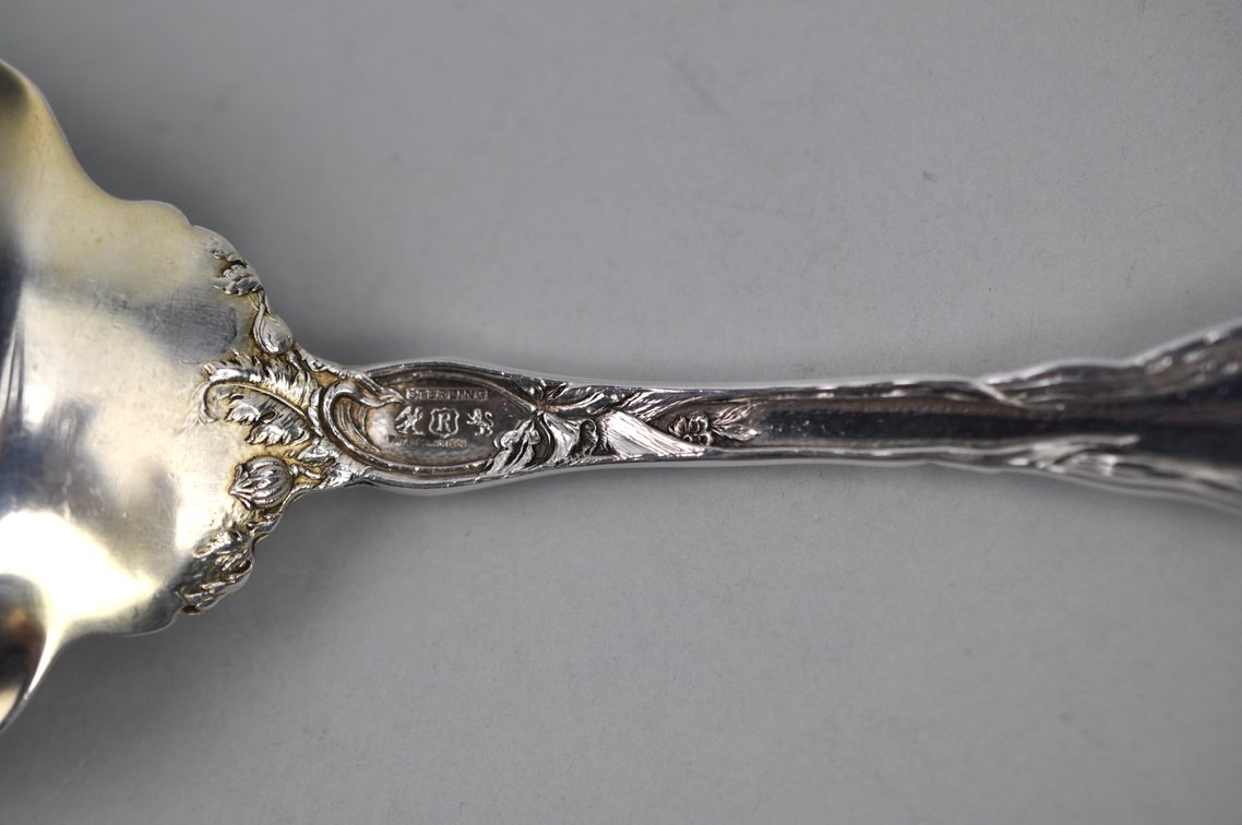 Reed & Barton Les Six Fleurs Pattern Sterling Silver Macaroni Server