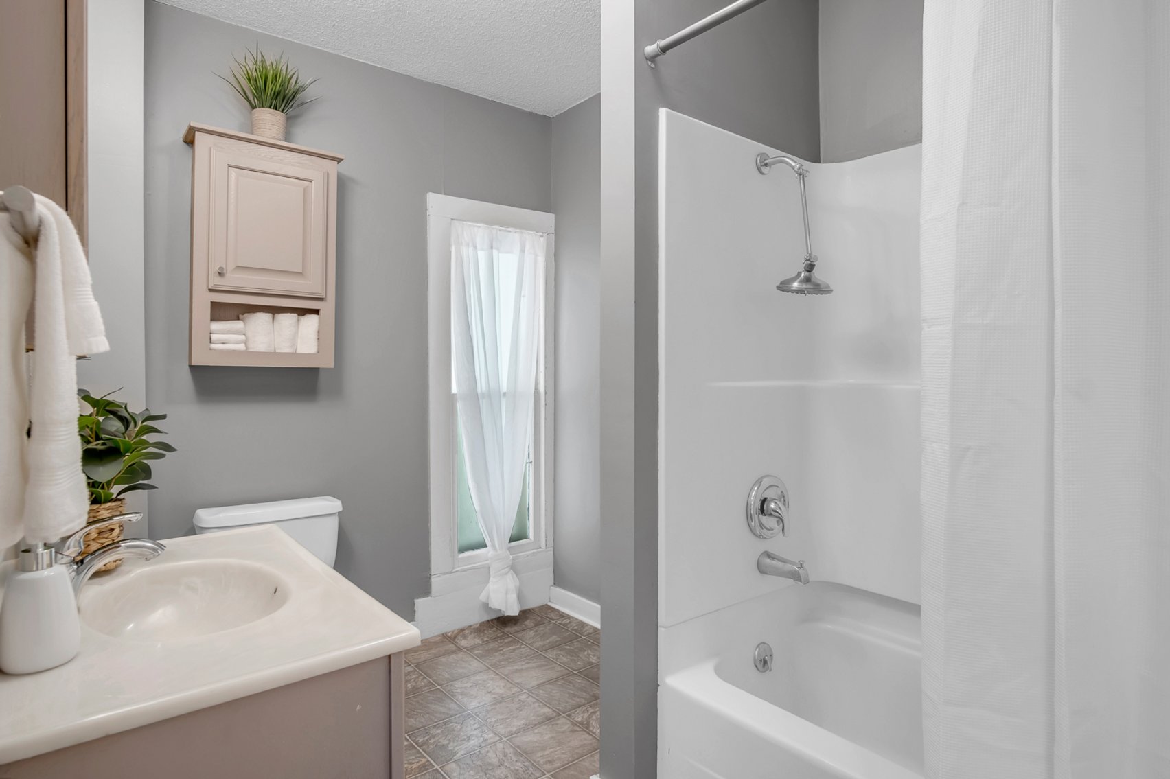 Image for 304 W 12th, Newton