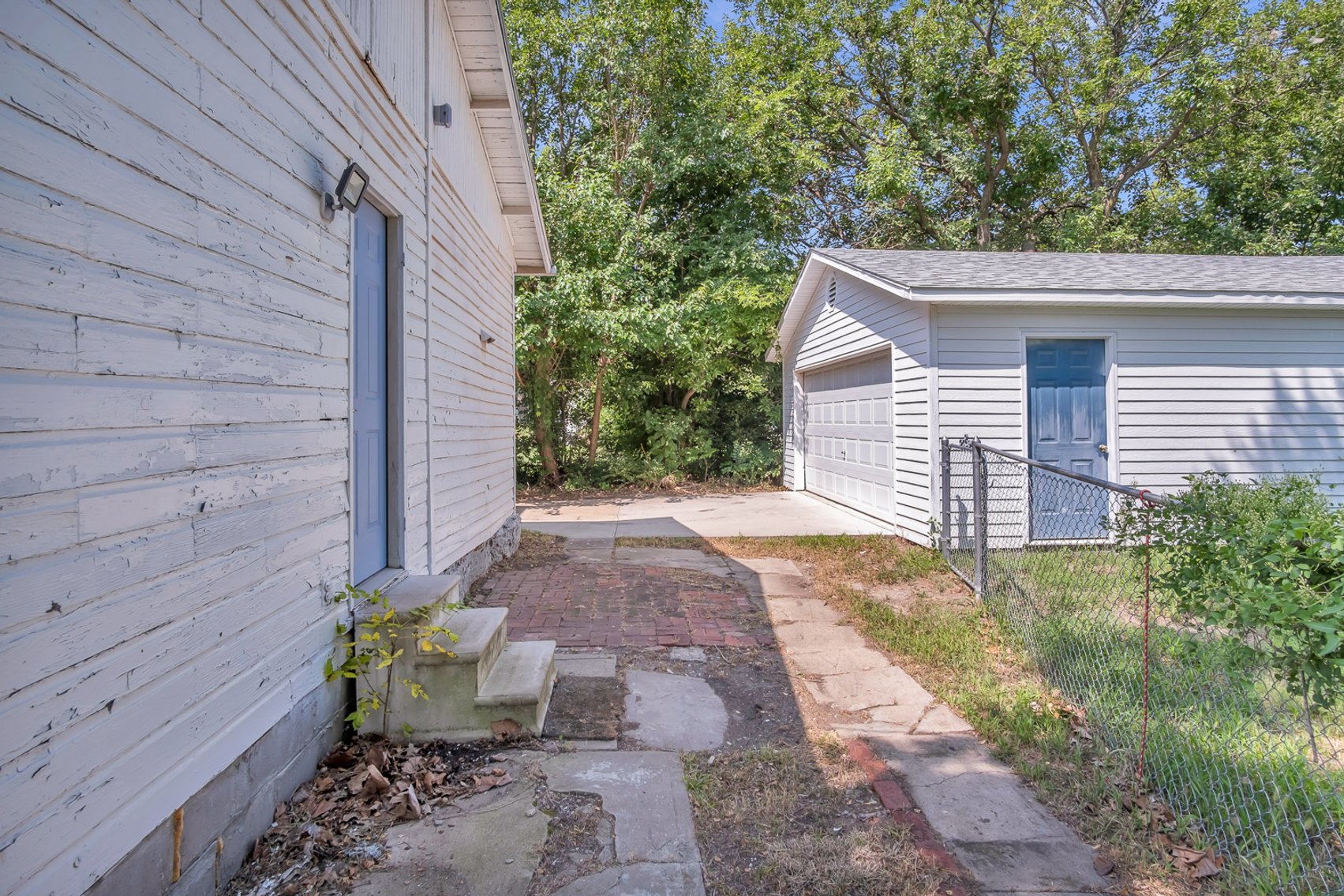 Image for 304 W 12th, Newton