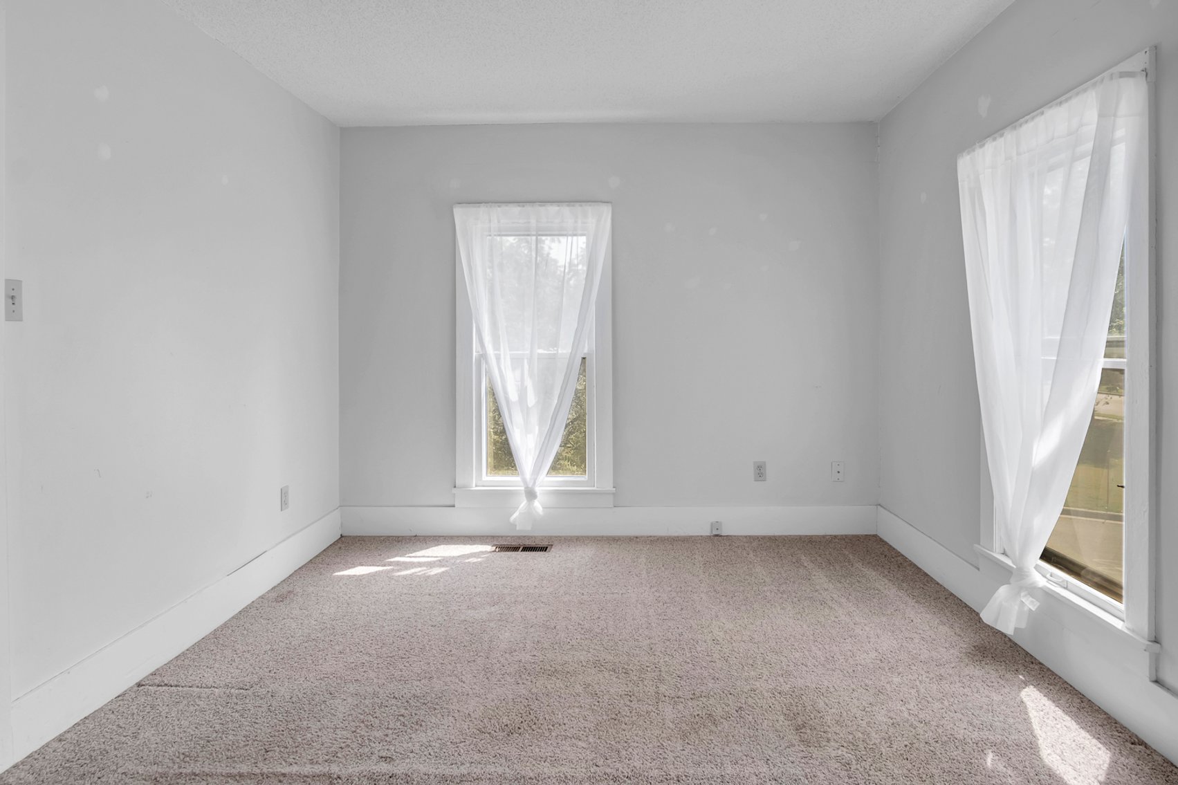 Image for 304 W 12th, Newton