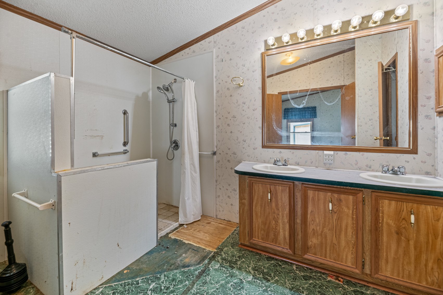 Image for 4613 S Edwards