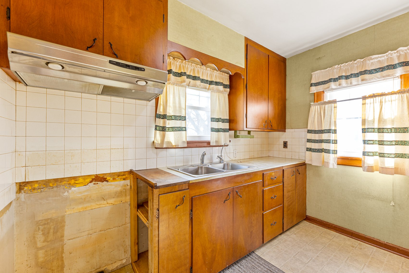 Image for 751 S Lorraine
