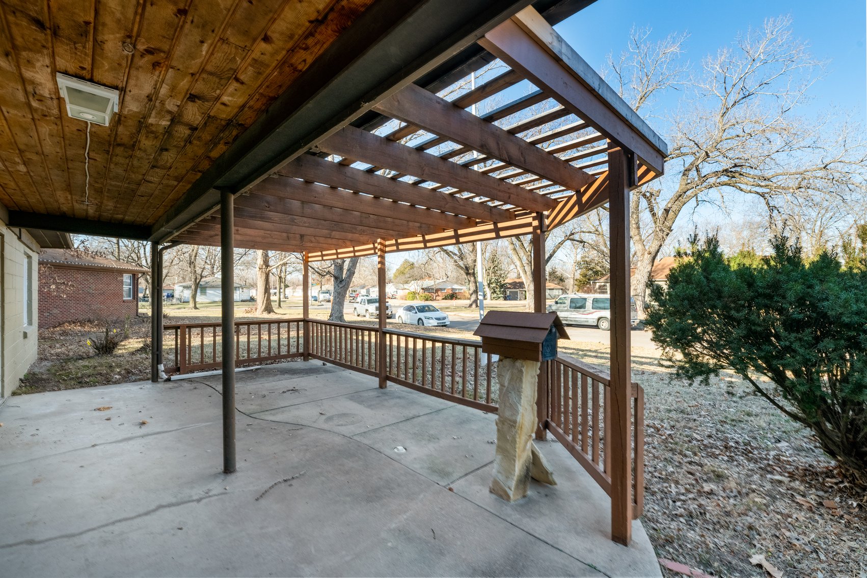 Image for 2815 E. Glen Oaks Dr.