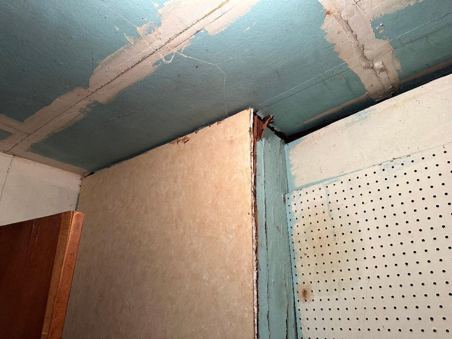 Image for Live Onsite Real Estate Auction with Online Bidding