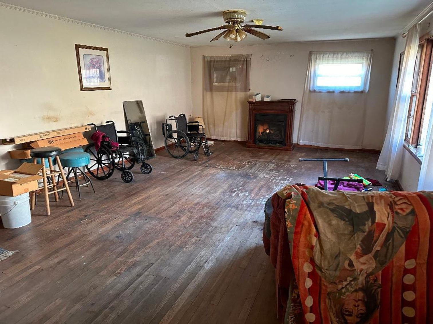 Image for Live Onsite Real Estate Auction with Online Bidding