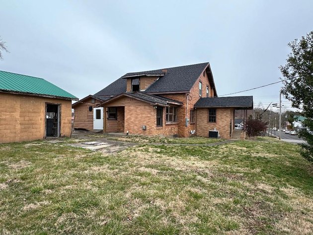 Image for Live Onsite Real Estate Auction with Online Bidding