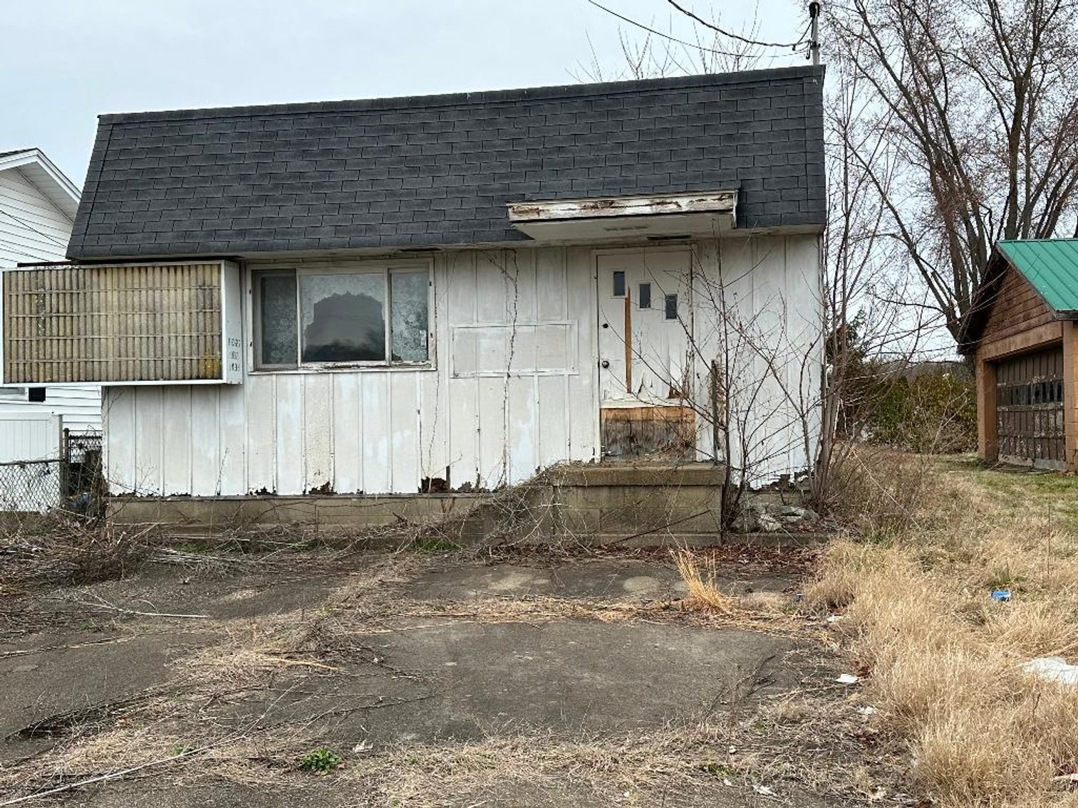 Image for Live Onsite Real Estate Auction with Online Bidding