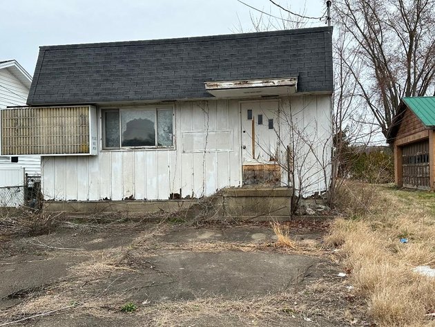 Image for Live Onsite Real Estate Auction with Online Bidding