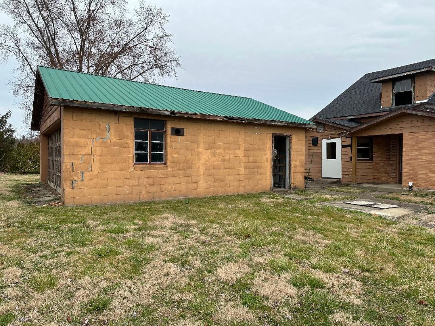 Image for Live Onsite Real Estate Auction with Online Bidding