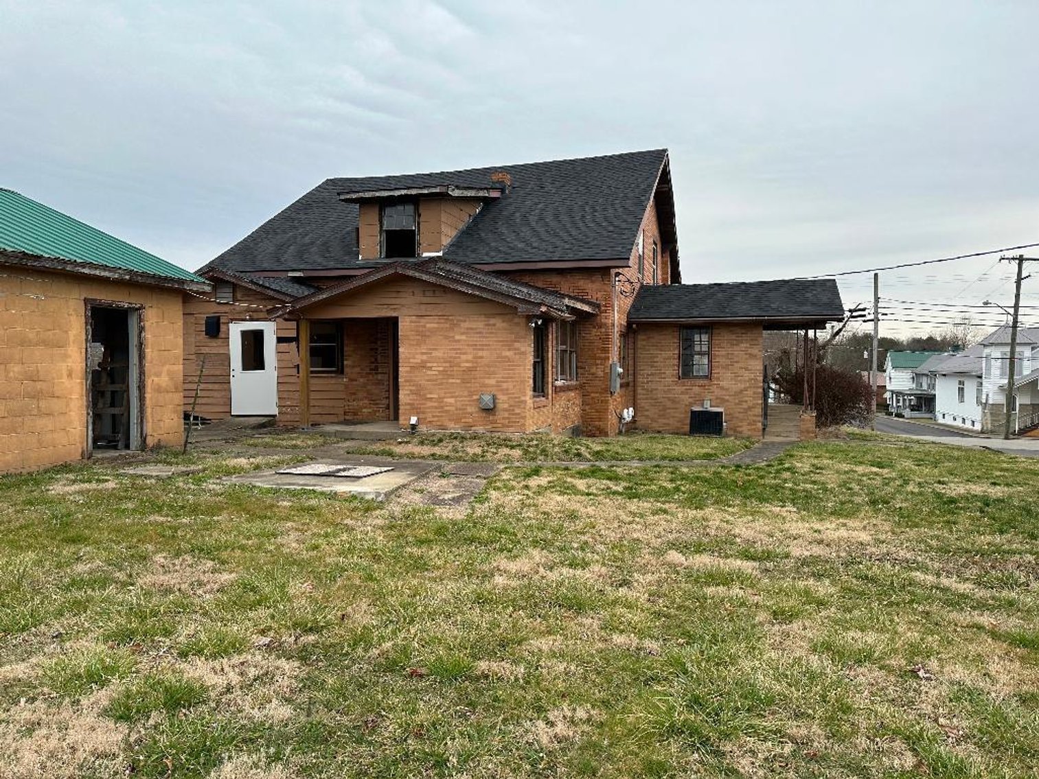 Image for Live Onsite Real Estate Auction with Online Bidding